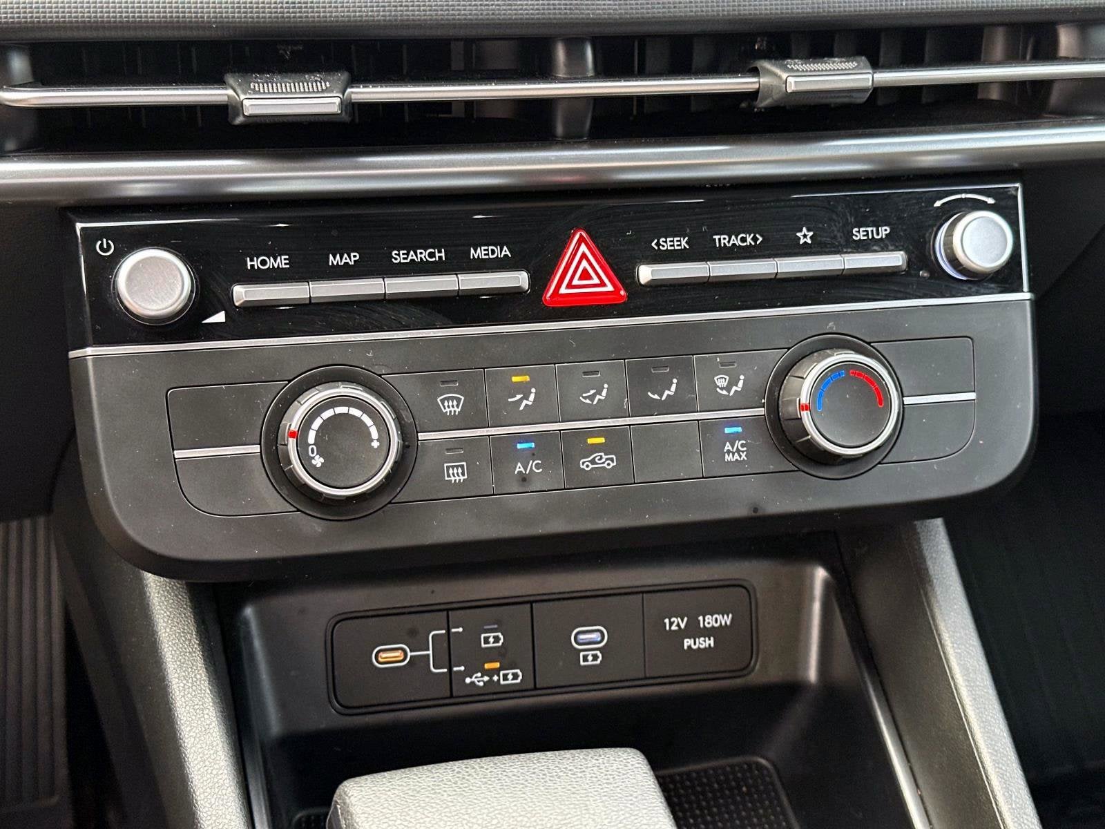 2025 Hyundai Santa Cruz SE