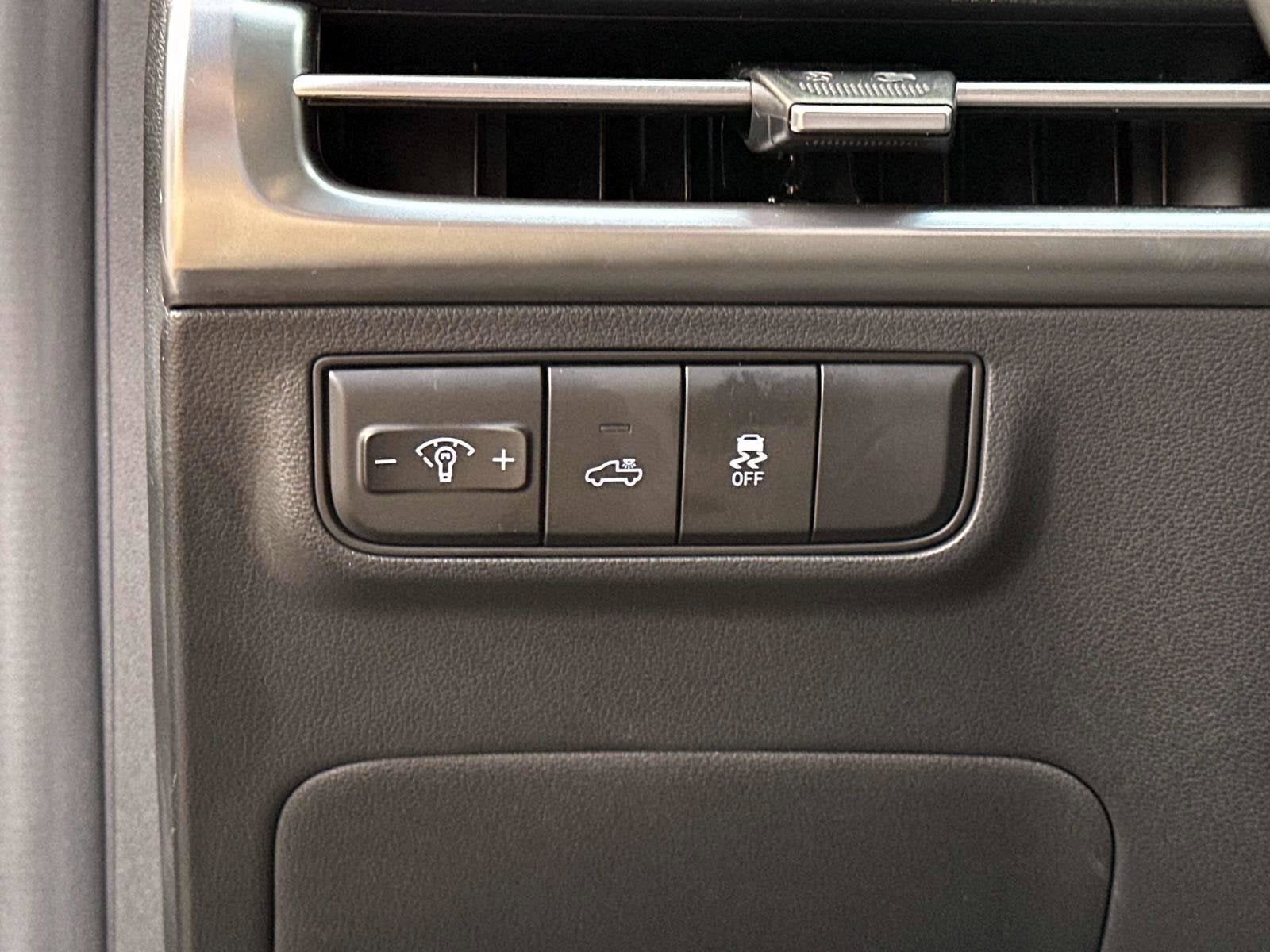 2025 Hyundai Santa Cruz SE