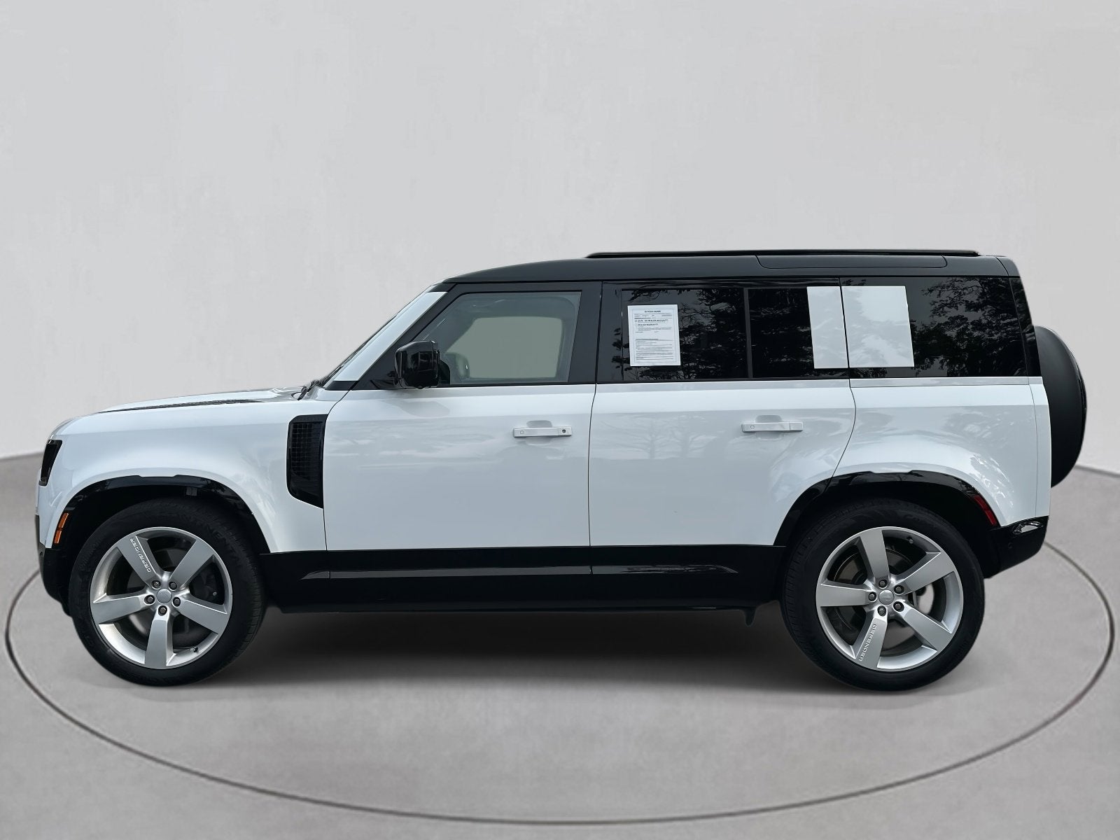 2025 Land Rover Defender 110 X-Dynamic SE