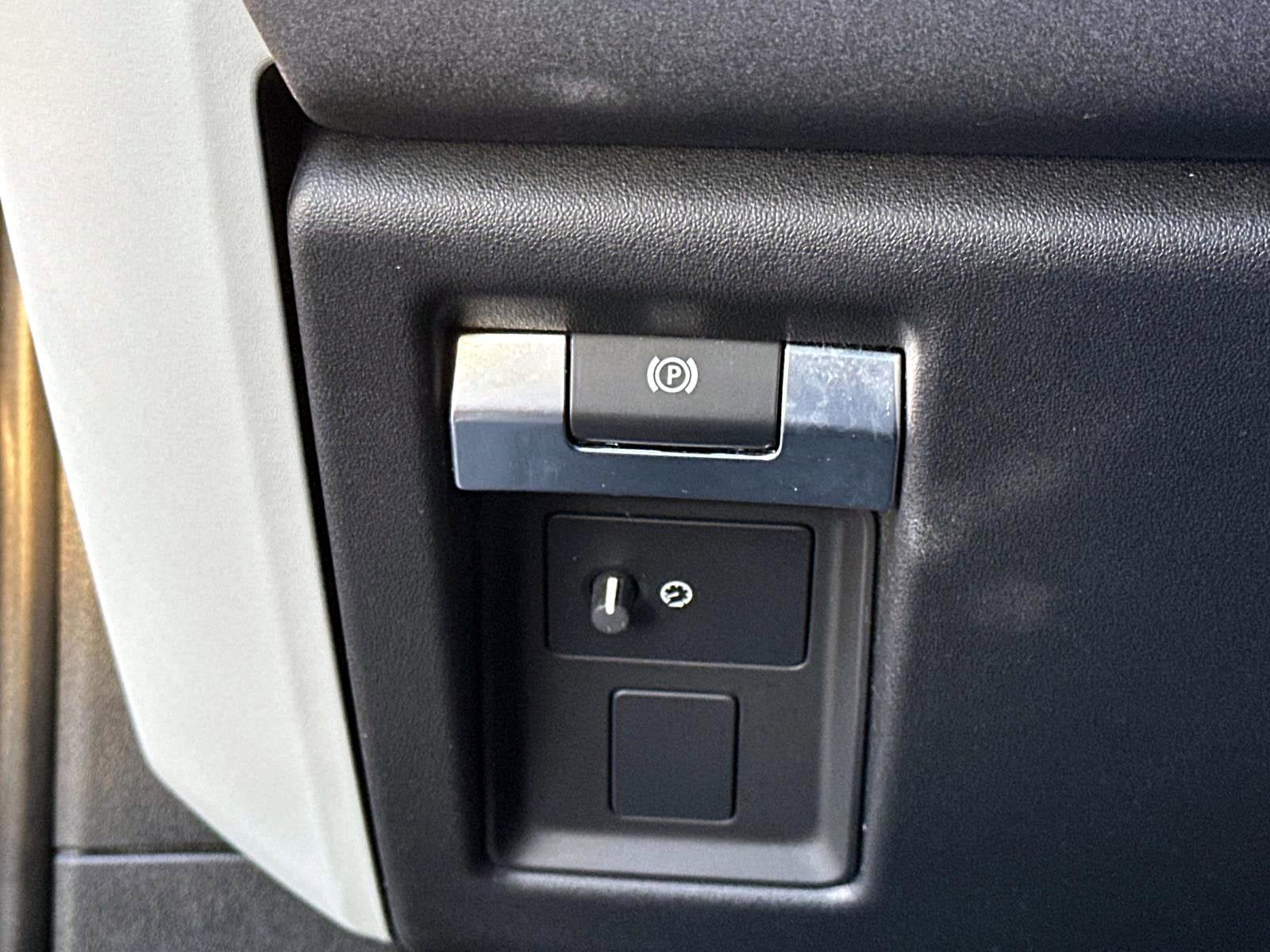 2023 Land Rover Defender 110 S