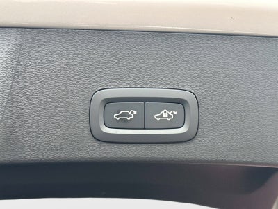 2025 Volvo XC40 Plus Bright Theme