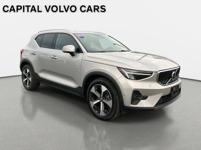 2025 Volvo XC40 Plus Bright Theme