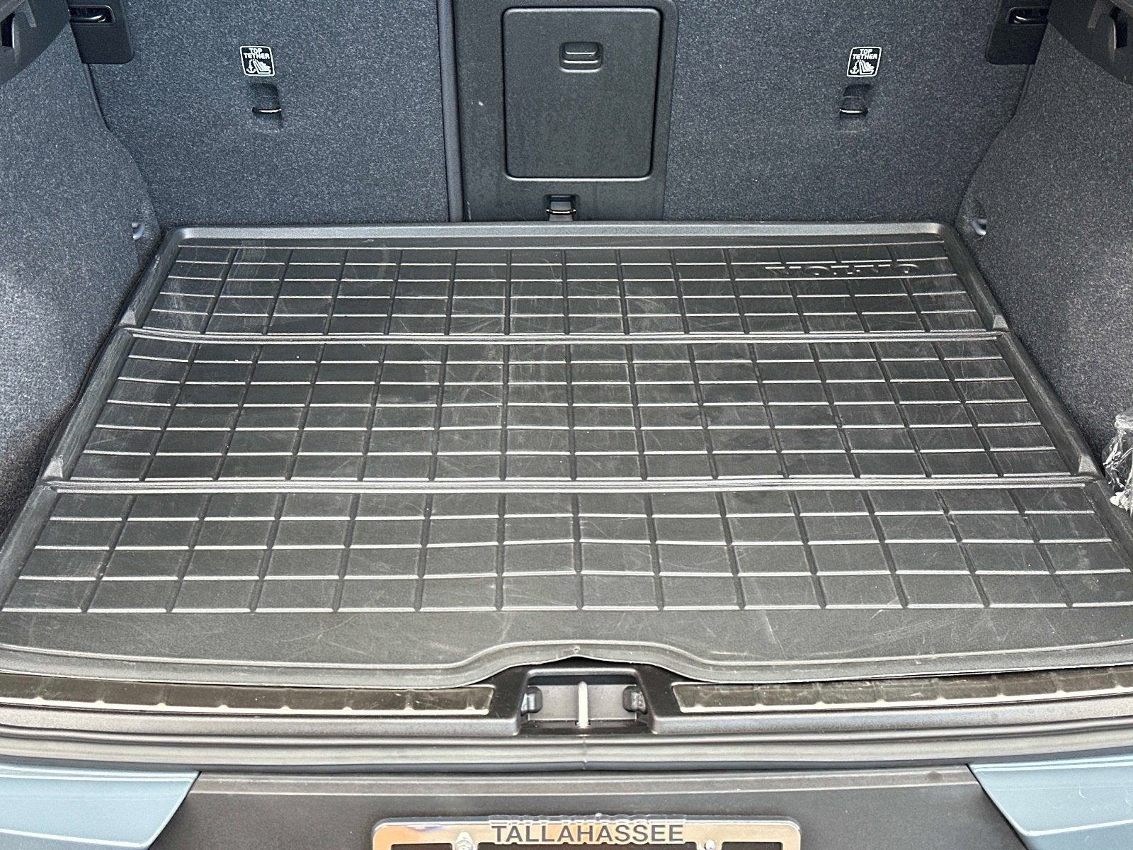 2023 Volvo XC40 Ultimate Bright Theme