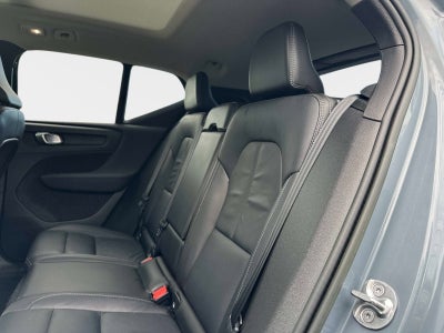 2023 Volvo XC40 Ultimate Bright Theme