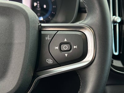 2023 Volvo XC40 Ultimate Bright Theme