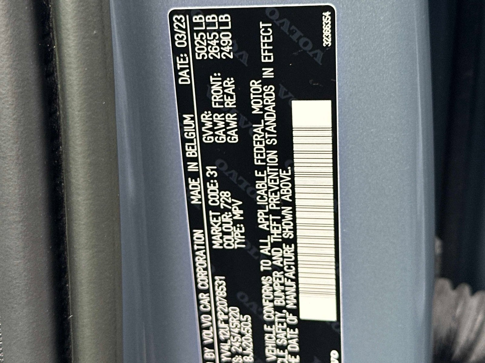 2023 Volvo XC40 Ultimate Bright Theme