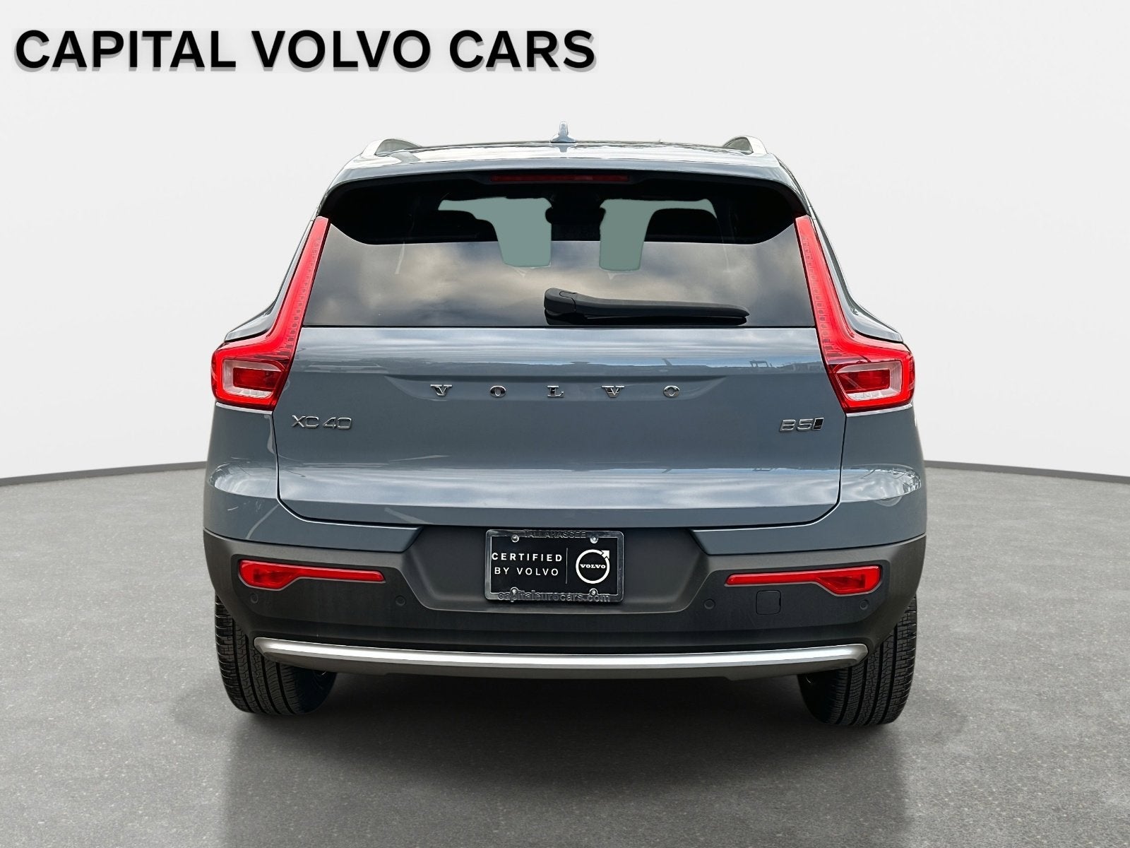 2023 Volvo XC40 Ultimate Bright Theme