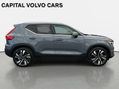 2023 Volvo XC40 Ultimate Bright Theme