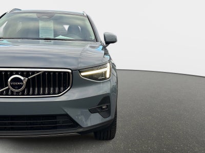 2023 Volvo XC40 Ultimate Bright Theme