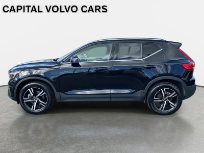 2025 Volvo XC40 Core Bright Theme