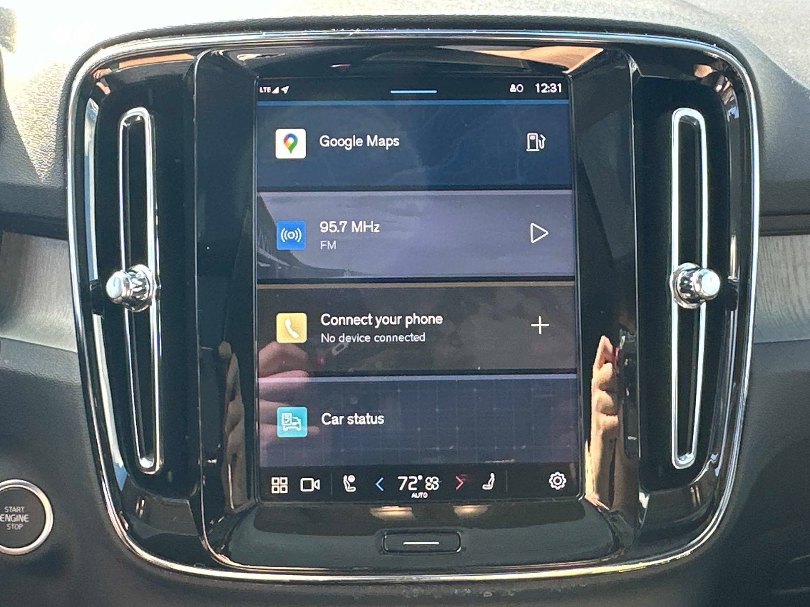 2025 Volvo XC40 Core Bright Theme