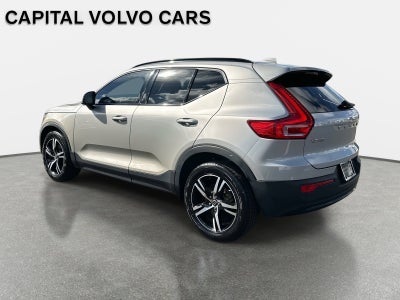 2023 Volvo XC40 Plus Dark Theme