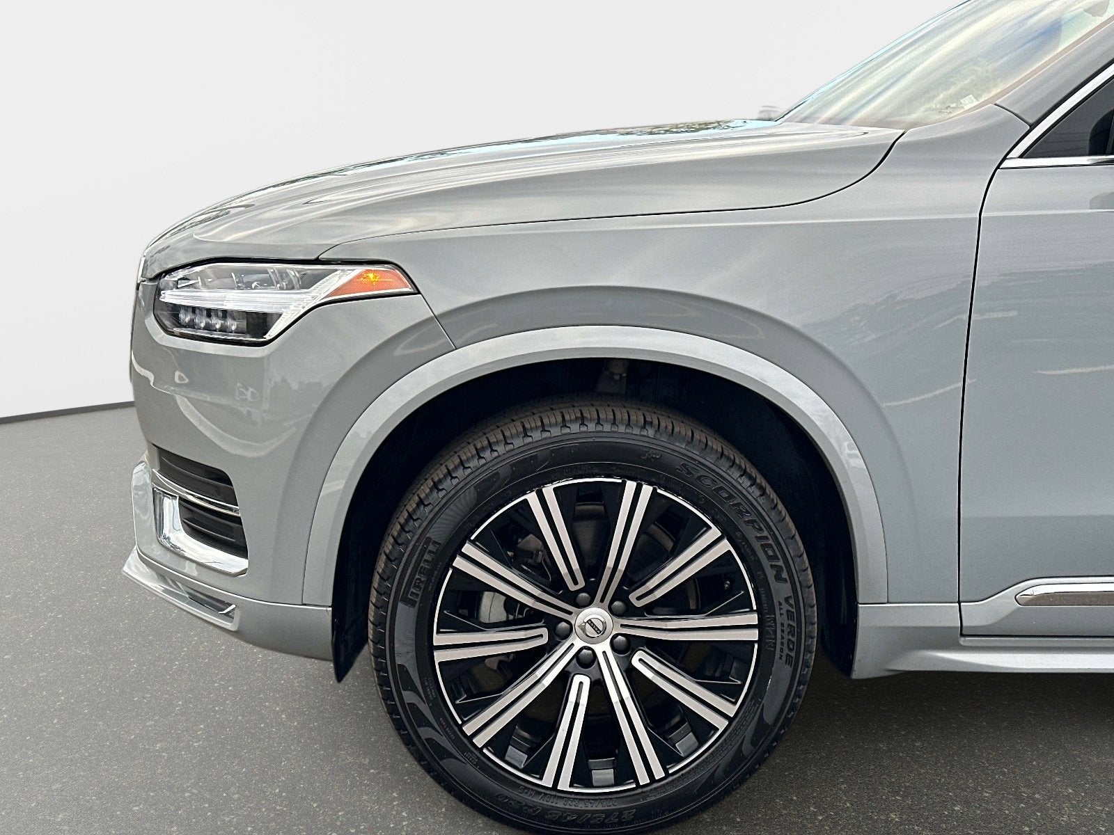 2025 Volvo XC90 Core