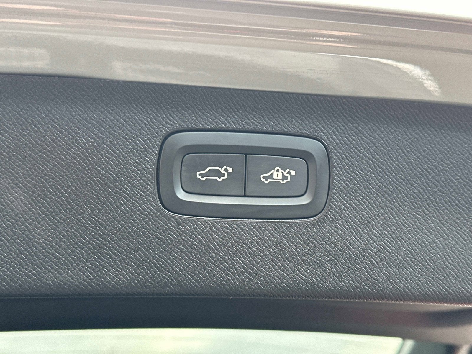 2025 Volvo XC90 Core