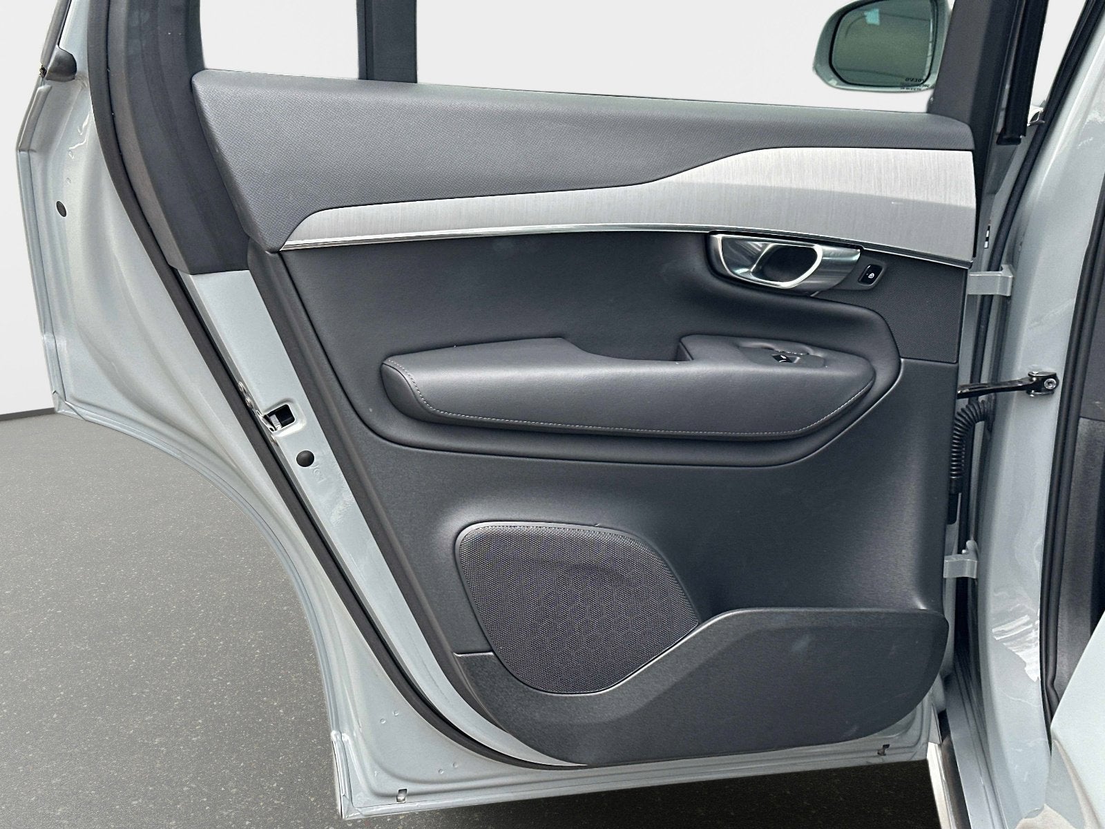 2025 Volvo XC90 Core