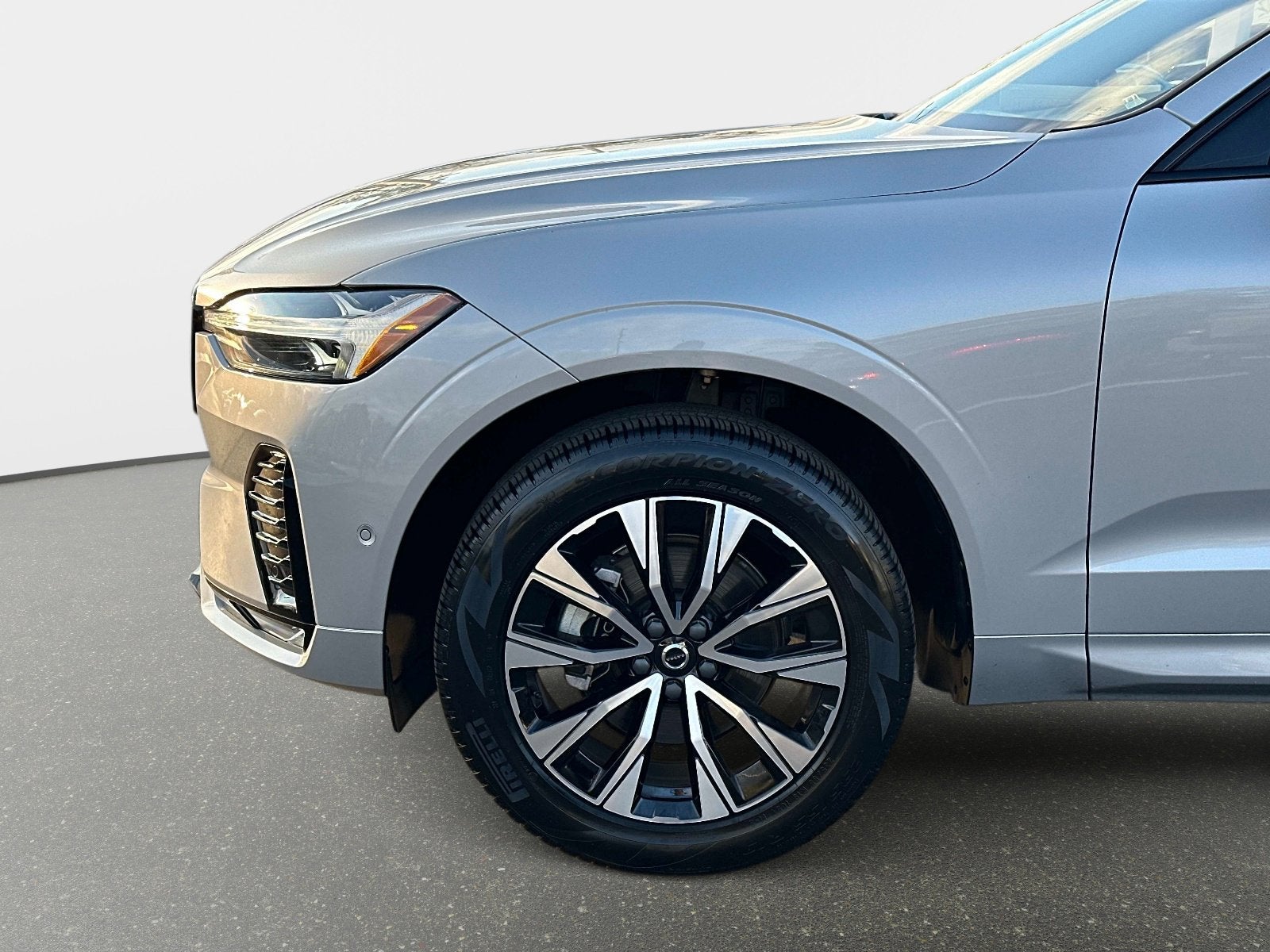 2025 Volvo XC60 Plus