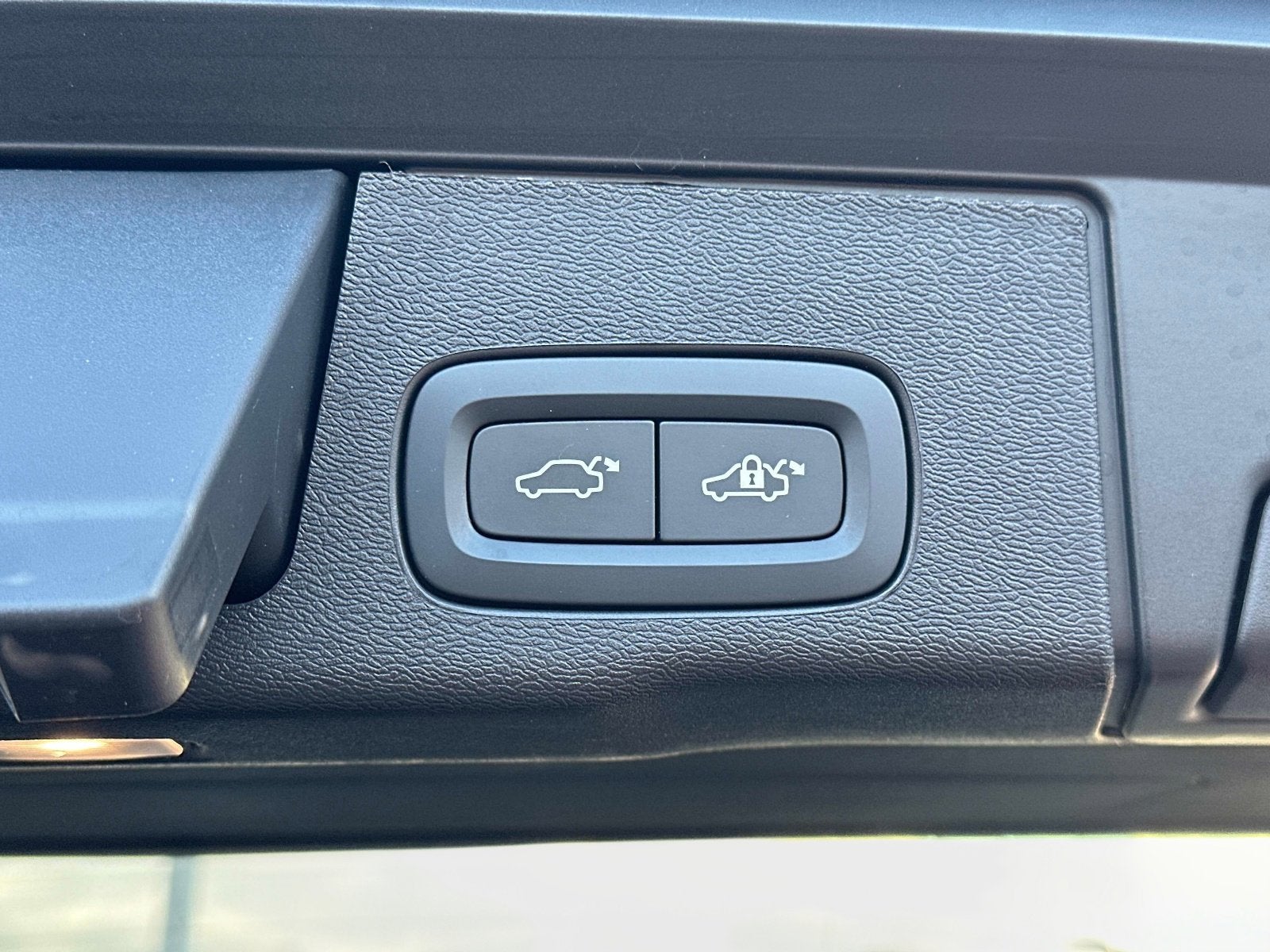 2025 Volvo XC60 Plus