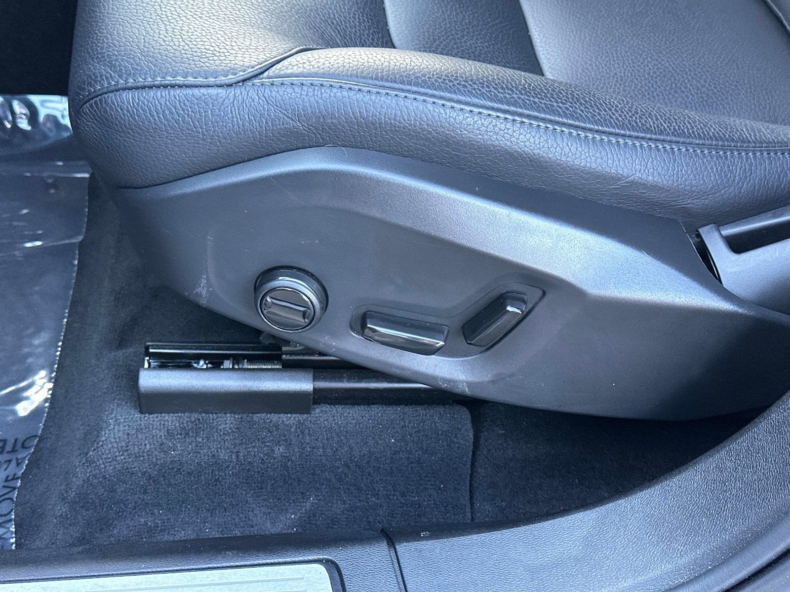 2025 Volvo XC60 Plus