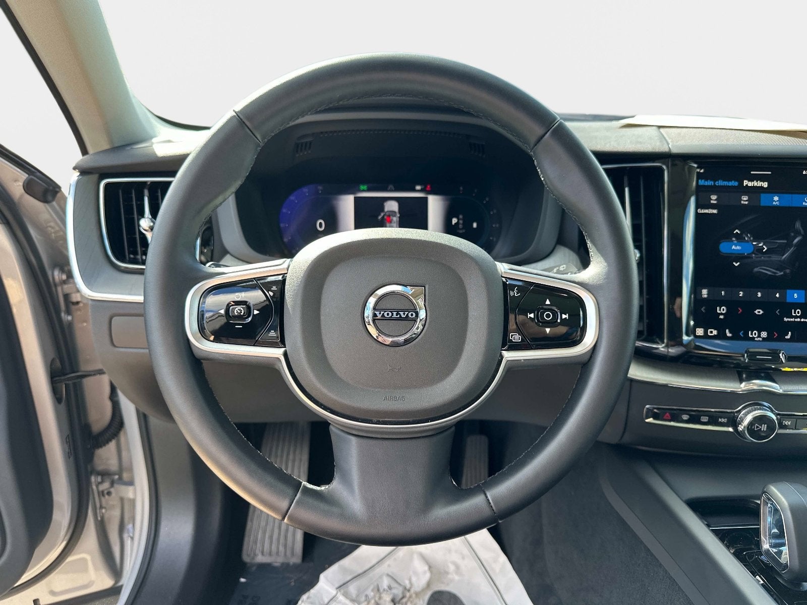 2025 Volvo XC60 Plus