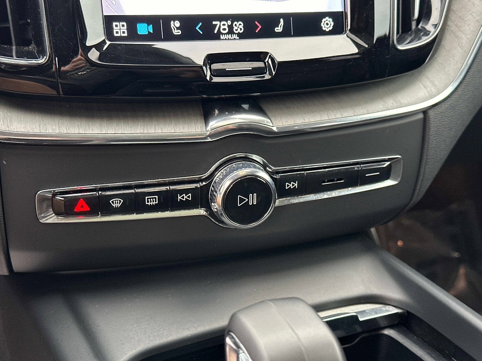 2025 Volvo XC60 Plus