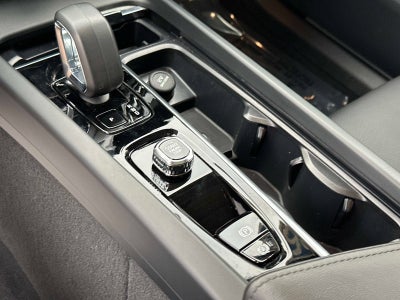 2025 Volvo XC60 Plus